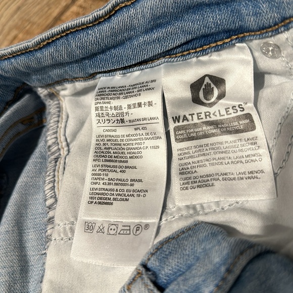 Levi’s 711 Skinny Women’s Jeans - Picture 5 of 9